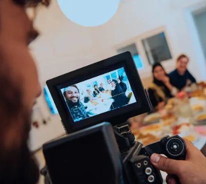 Video + Foto Paket: 1 Film + 3 Reels + 30 Fotos zum Fixpreis